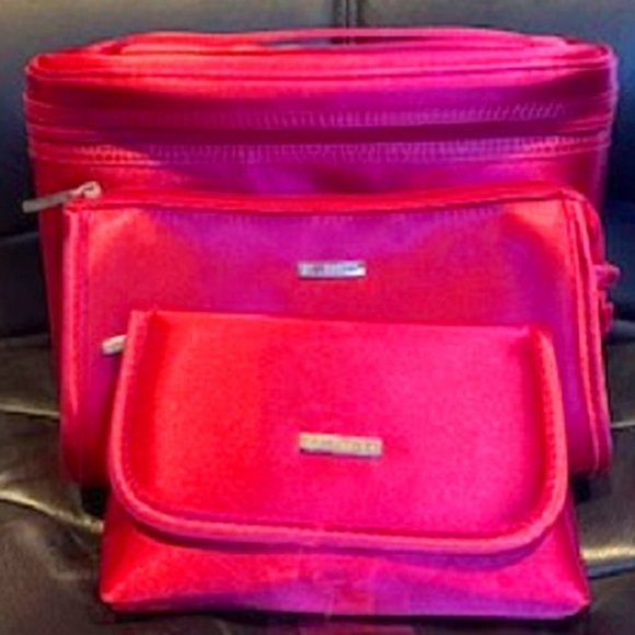 NWOT Celebrity 3 Make-up Bags Set Shiny Satiny Pink Fabric Material - Picture 1 of 9